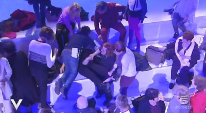 Verissimo: una signora del pubblico ha un malore durante l’intervista a Jeremias Rodriguez