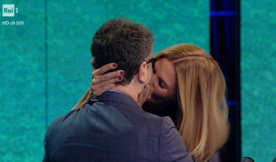 Che tempo che fa come il GF Vip: Filippa Lagerback bacia Fabio Fazio- Video