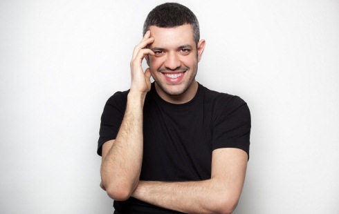 Tutta colpa della Brexit: su Rai3 il diario del comico Francesco De Carlo, espatriato a Londra