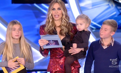 Grande Fratello Vip 2017: i figli di Ilary e Totti in studio – Video