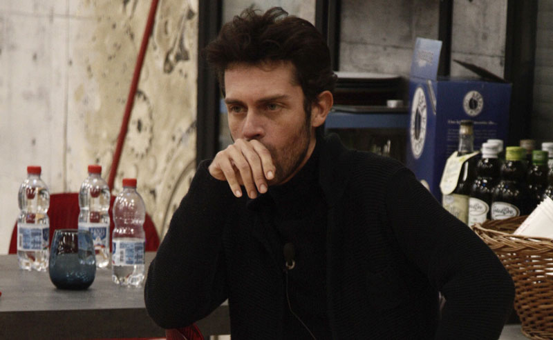 Grande Fratello Vip 2017, giorno 84. I finalisti preparano i bagagli. Luca a Raffaello: «Ti trasferisci a Bologna?»