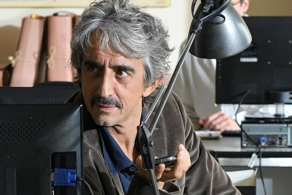 Ascolti TV | Giovedì 14 dicembre 2017. La Strada di Casa chiude al 23% e affonda Le Tre Rose di Eva (11.1%). La finale di X Factor su TV8 al 4.4%