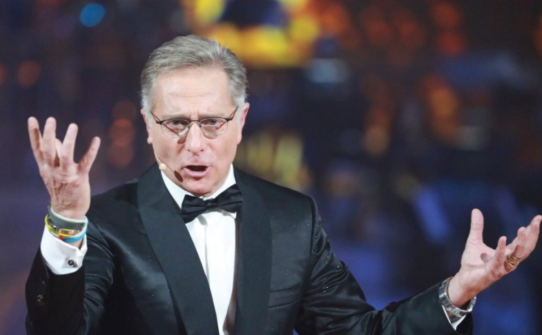 Programmi TV di stasera, sabato 23 dicembre 2017. Lo speciale di Soliti Ignoti contro l’ultima di Music