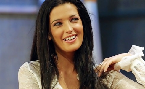 Programmi TV di stasera, mercoledì 24 gennaio 2018. A 90 Special Gerry Scotti, Paolo Bonolis, Max Pezzali e Alessia Merz