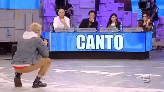 Amici 17, settima puntata di sabato 20 gennaio 2018: Biondo e Filippo rientrano nella scuola, Nicolas eliminato. Luca è il nuovo allievo