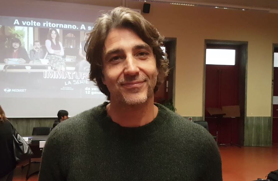 Daniele Liotti a DM: «In matematica ero una zappa totale, ora faccio il prof. ad Immaturi. Amici? Non penso che tornerò»