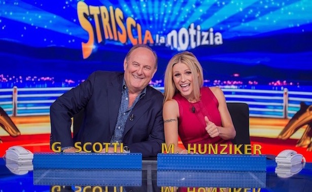Striscia la Notizia: da stasera Gerry Scotti al fianco di Michelle Hunziker