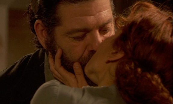 Il Segreto, anticipazioni: Mauricio accetta di sposare un’altra donna per compiacere donna Francisca, e Fe ne è distrutta