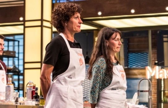MasterChef 7: Bastianich annoia e Antonia racconta il suo dramma mentre i concorrenti rimangono sullo sfondo