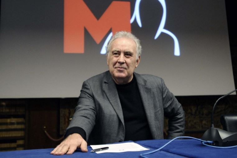 M, Michele Santoro torna su Rai3: «Nei talk show c’è Kamasutra di politici. Prima ero un Padreterno, ora ho un incastro contrattuale»