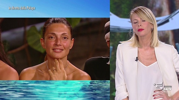 Isola dei Famosi 2018, seconda puntata del 29 gennaio: fuori Eva. Al televoto Francesca, Nadia e Rosa. Sbarcano Elena Morali e Simone Barbato
