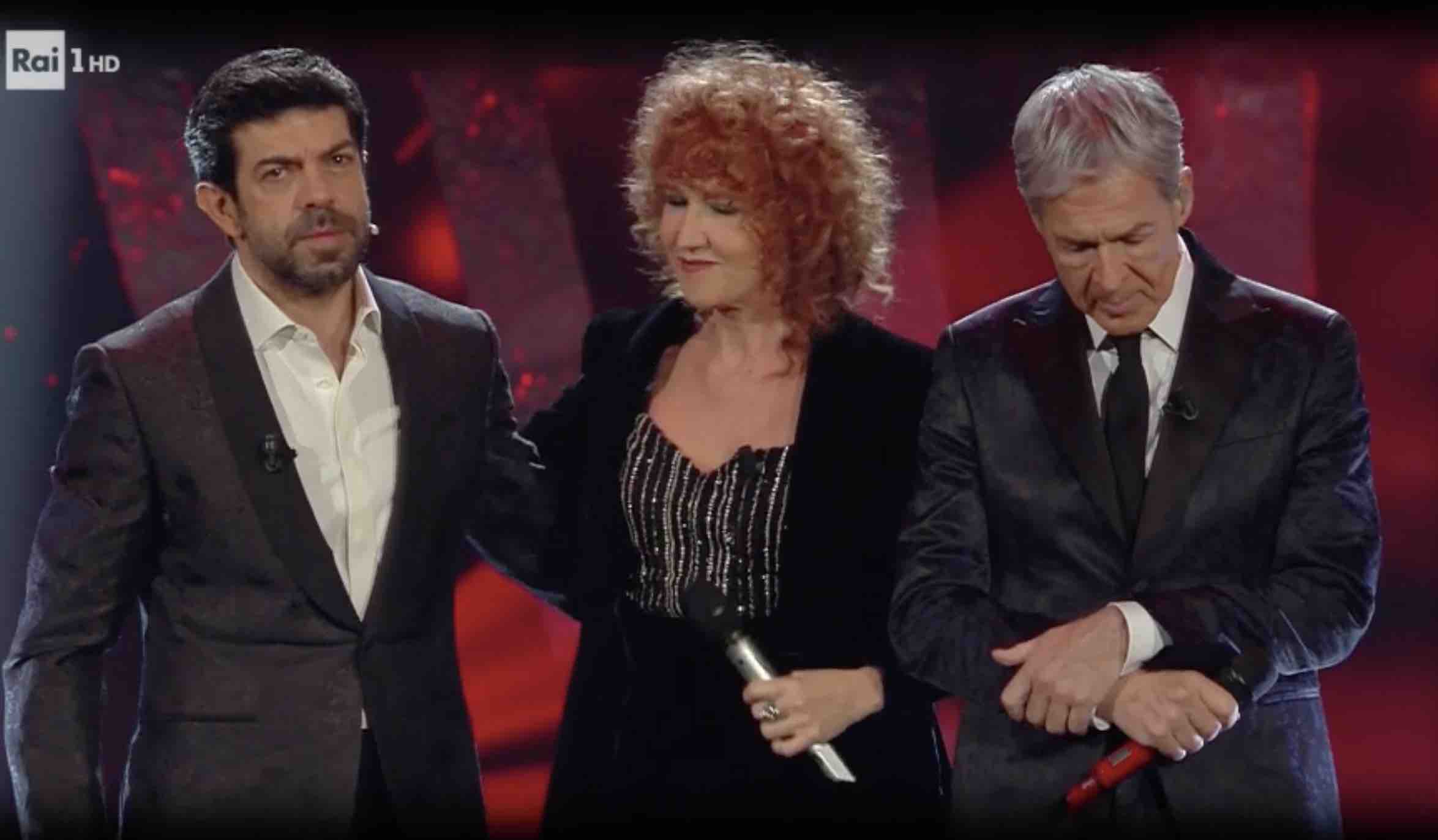 Sanremo 2018: il giallo dei «tre stronzi»