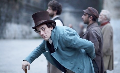 Programmi TV di stasera, venerdì 9 febbraio 2018. Su Rai3 Elio Germano in Il Giovane Favoloso