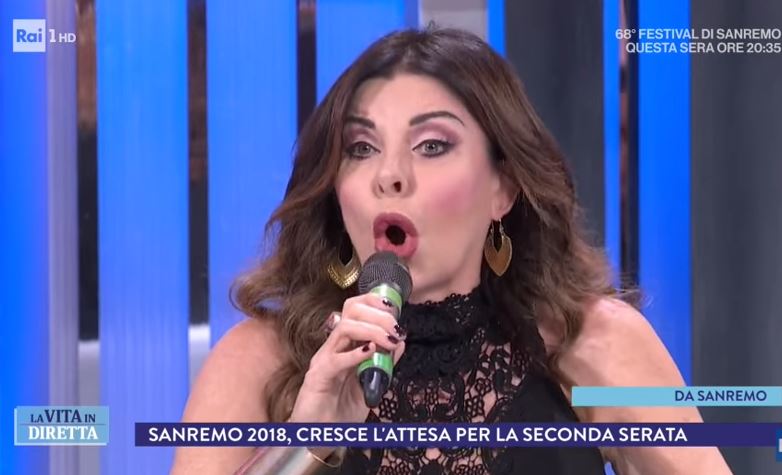 Sanremo 2018, Miccio vs Parietti: «Bella, tu di vestire non ne sai nulla. Alle quattro del pomeriggio ti vesti come a Capodanno» – Video