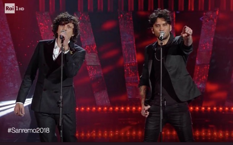 Sanremo 2018: Ermal Meta e Fabrizio Moro slitta a domani l’esibizione. In corso approfondimenti sulla presunta violazione del regolamento