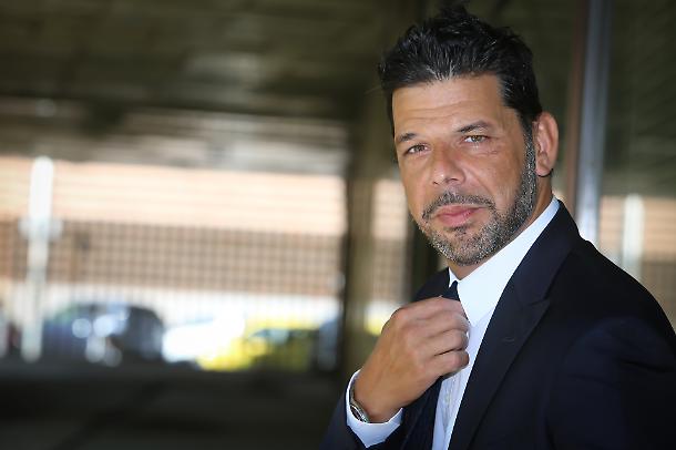 Prima dell’alba: Salvo Sottile entra nel mondo della notte. «A Rai3 Bignardi mi lasciò solo»