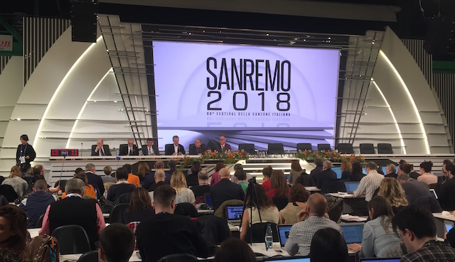 Sanremo 2018, conferenza stampa di giovedì 8 febbraio in diretta. Moro e Meta sono salvi
