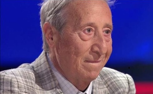 Alvaro Vitali: “Don Matteo è uguale al mio Don Pierino. Mi hanno rubato l’idea” – Anticipazioni