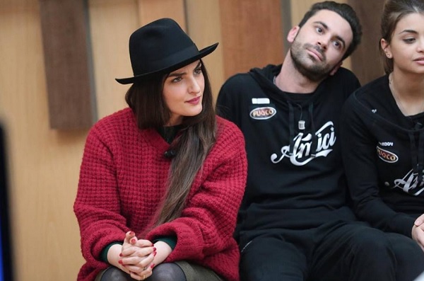 Amici 2018, daytime 2 marzo. Arisa a Luca: «Quando canti acquisti molto fascino»