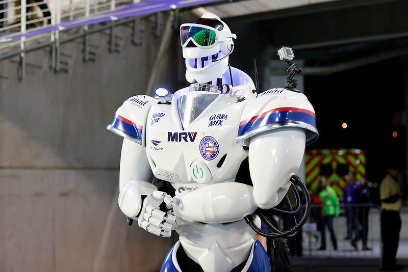 Ballando con le Stelle 2018: il terzo conduttore è Robozao – Video