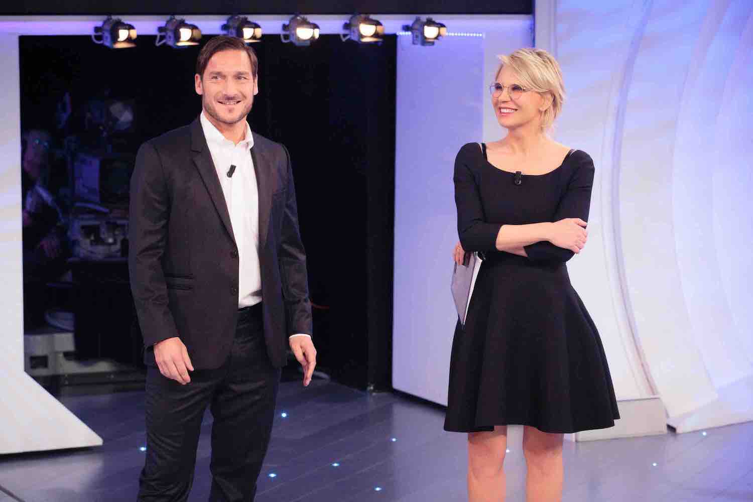 BOOM! C’è Posta per Te si allunga di due puntate (Milly è nera!). Gli speciali con Totti e Pausini slittano alla prossima stagione