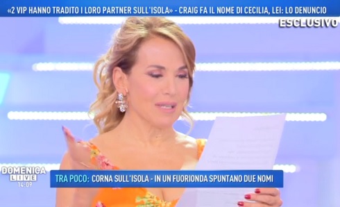 Craig Warwick dà buca a Domenica Live ma è in studio all’Isola. Barbara D’Urso l’aveva ‘predetto’