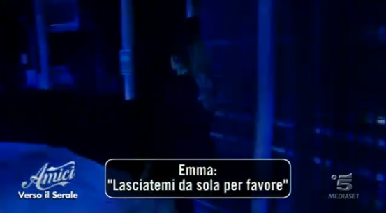 Amici 2018, daytime 8 marzo. Emma scappa piangendo dallo studio: «Lasciatemi da sola per favore»