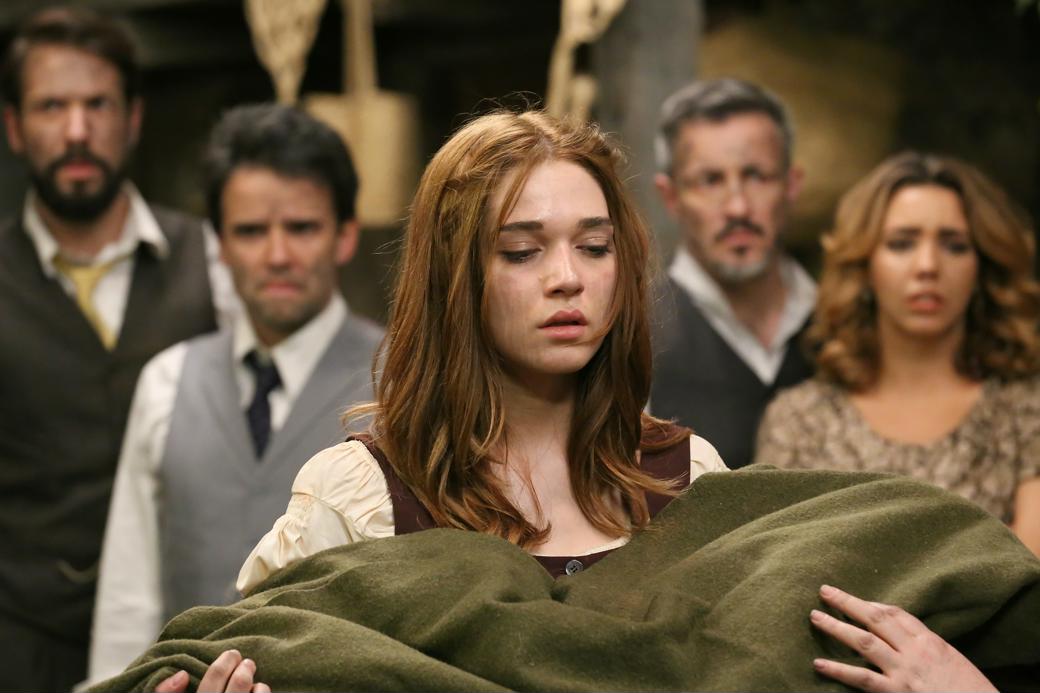 Il Segreto, anticipazioni: Julieta sconvolta per la morte di Ana