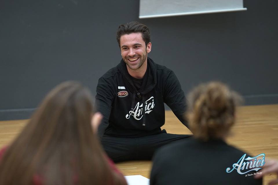 Amici 2018, daytime 26 marzo. I prof di canto respingono la richiesta di sfida di Luca Vismara