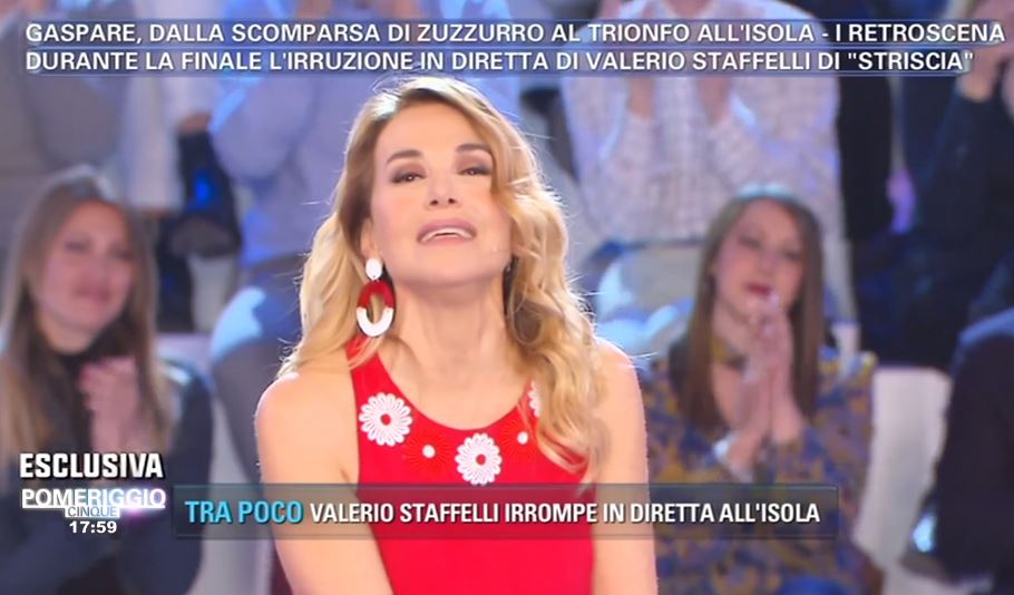 Barbara D’Urso contro l’Isola: «Hanno negato cose vere, Striscia ha dimostrato che Eva Henger aveva ragione». E sulla Marcuzzi: «Ognuno fa il proprio lavoro come vuole»
