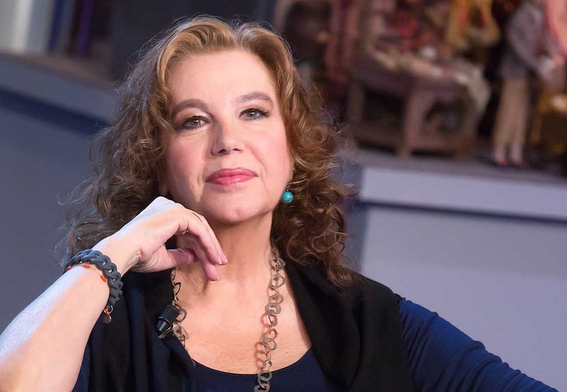 Programmi TV di stasera, venerdì 6 aprile 2018. Rivelazioni shock di Stefania Sandrelli a «Cyrano»