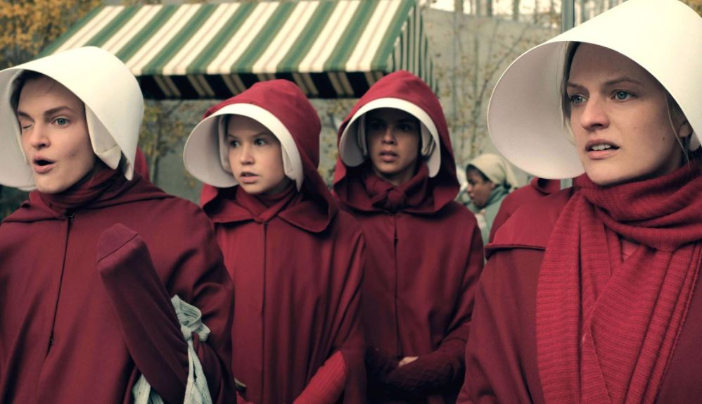 The Handmaid’s Tale 2: la gravidanza di Difred e le Colonie al centro della trama
