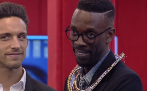 Grande Fratello 2018, Baye Dame torna in casa ma non chiede scusa ad Aida. Barbara D’Urso sbotta – Video