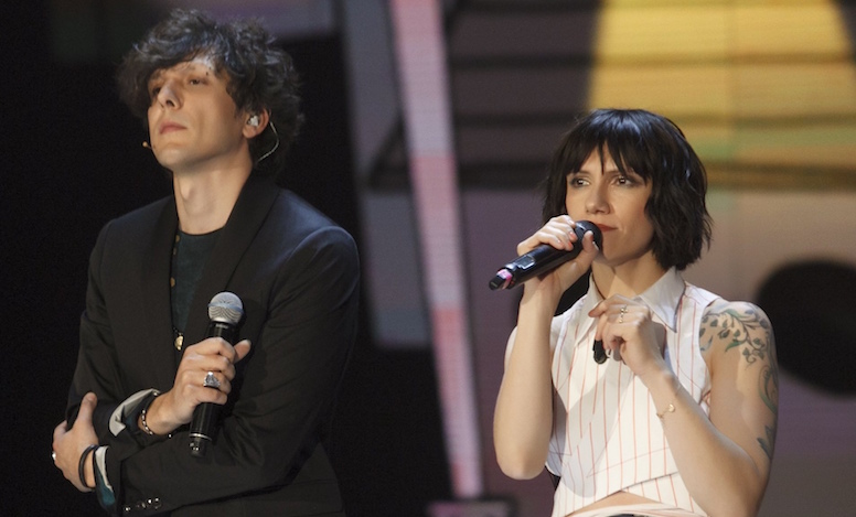 Amici 2018: Ermal Meta ed Elisa duettano con i ragazzi. Arisa sostituisce Bocci in Commissione