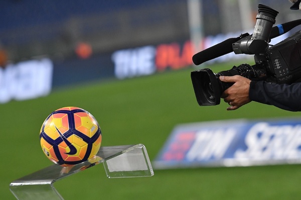 Diritti TV Serie A: offerte di Sky, Mediaset e Perform sotto il minimo richiesto. Stasera l’assegnazione