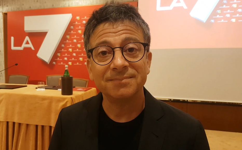 Andrea Salerno a DM: «La7 non è una all news generalista. La concorrenza di Rete 4? Noi abbiamo una storia, gli altri cercheranno di imitarci»