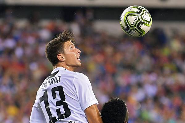 Programmi TV di stasera, sabato 28 luglio 2018. Su Tv8 la differita di Benfica-Juventus