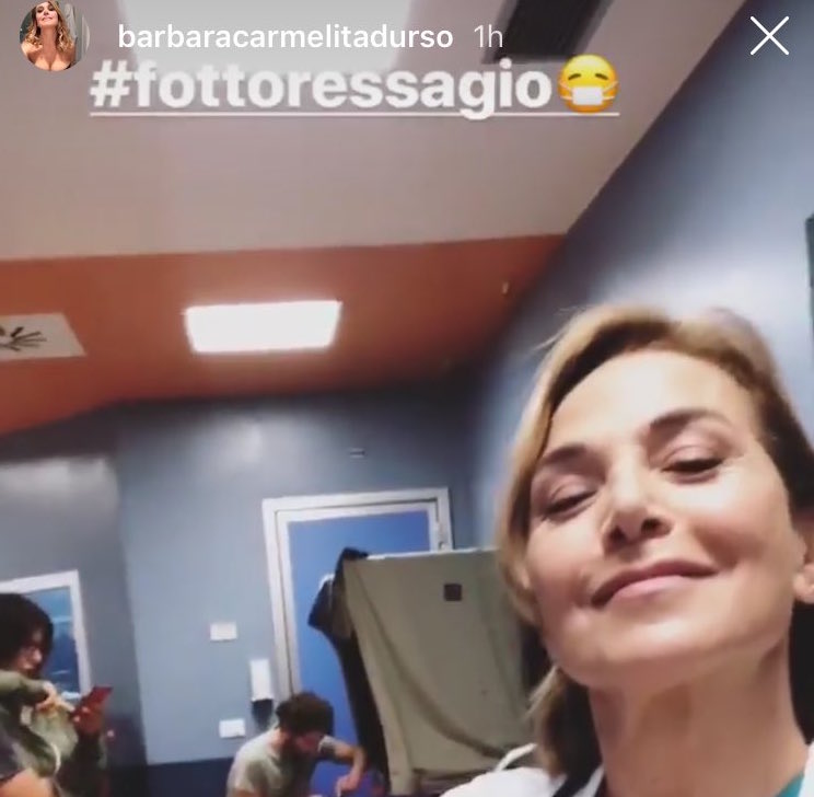 La Dottoressa Giò: Barbara D’Urso riparte con accuse di inadempienza e centri antiviolenza. Christopher Lambert e Rocco Tanica nel cast