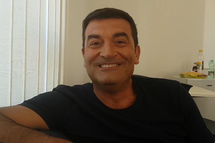 Max Giusti a DM: «Chi Ti Conosce» è fluido. Nove dovrebbe iniziare la programmazione prima