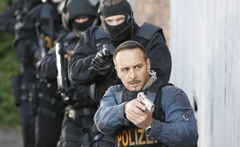 Programmi TV di stasera, lunedì 30 luglio 2018. Su Rai2 Squadra Speciale Cobra 11