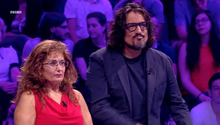 Guess my Age: Enrico Papi torna con concorrenti vip per fronteggiare il nuovo game di Max Giusti