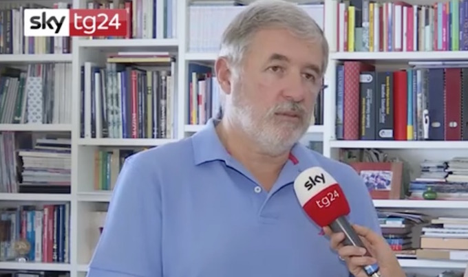 Gaffe della giornalista di Sky Tg24. Non riconosce il sindaco di Genova e chiede: «Lei è Genovese?»