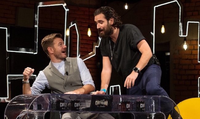 E Poi C’è Cattelan a Teatro con Emily Ratajkowski, Chiara Ferragni e Tommaso Paradiso – Video