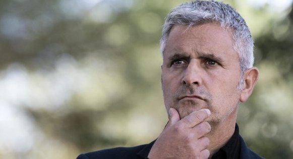 Realiti sciò: Enrico Lucci chiude l’epoca berlusconiana e fa spazio ai social