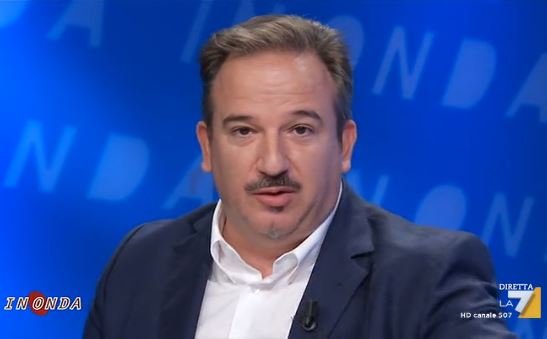 In Onda, Luca Telese vs Rete4: «Hanno dovuto fare una onlus senza pubblicità per inseguirci»