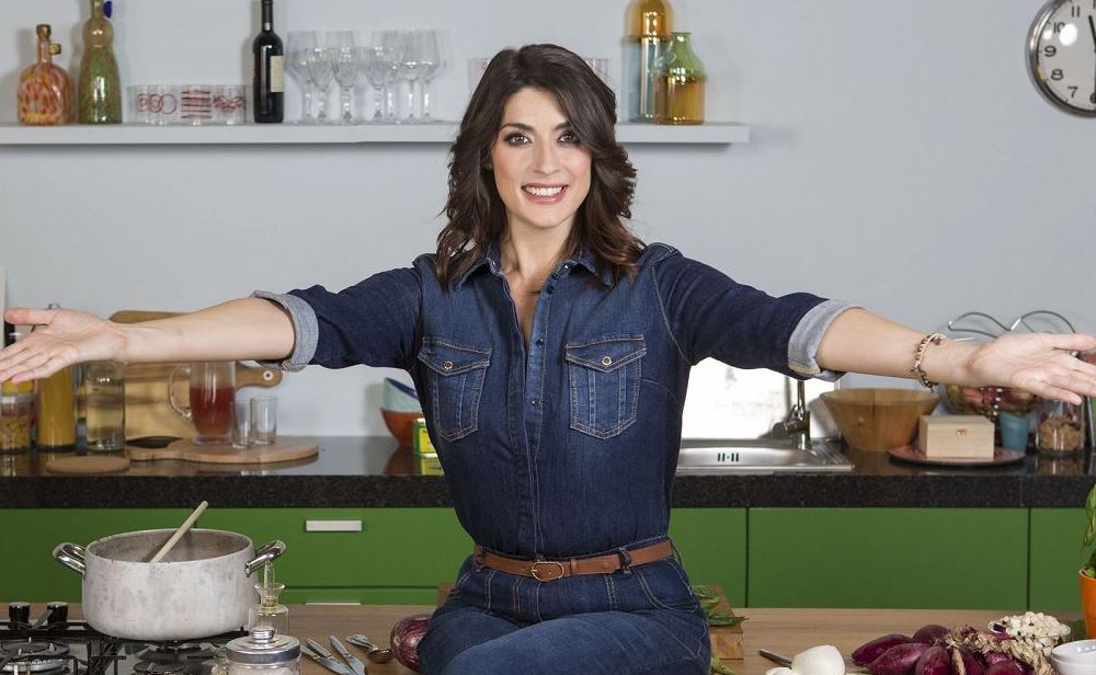 Volano coltelli tra Antonella Clerici ed Elisa Isoardi per La Prova del Cuoco