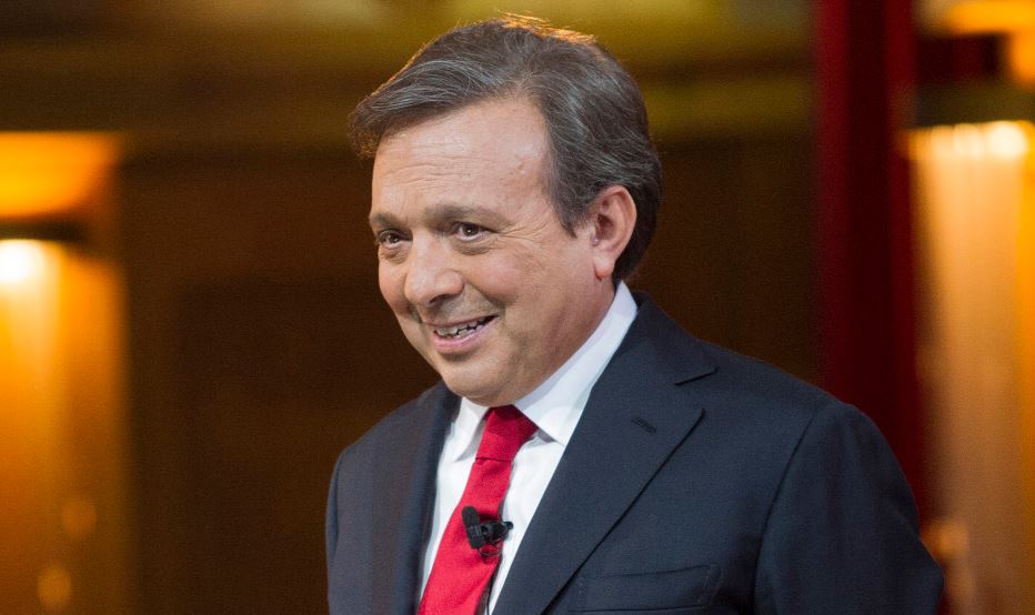 #CR4 – La Repubblica delle donne: Chiambretti debutta in prime time con Lear, Mussolini e il Ken Umano. Ecco il cast fisso