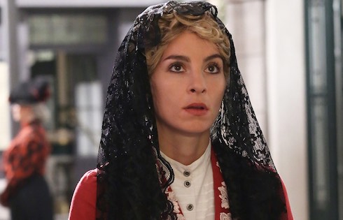 Una Vita, anticipazioni: Cayetana confessa ai vicini di essere figlia di Fabiana