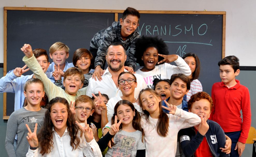 Alla lavagna! Su Rai3 i bambini interrogano politici e vip. Tra gli ospiti Matteo Salvini e Rita Dalla Chiesa