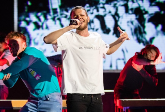 X Factor 2018, quarto live: Anastasio sugli scudi, fuori i Seveso Casino Palace. Lodo Guenzi in gara con un solo gruppo